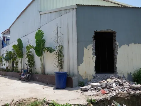 Hải Dương: Quán karaoke đục tường cho khách vào bay lắc giữa mùa dịch