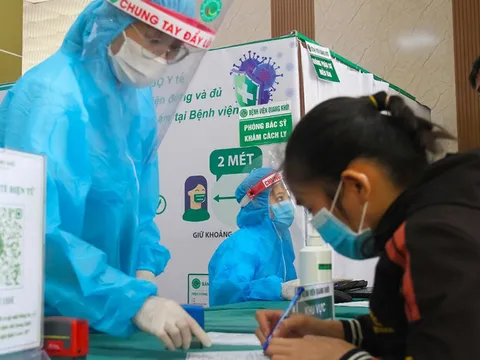 Nữ nhân viên y tế bị phạt 10 triệu đồng vì nói 'về quê một ngày không cần khai báo'