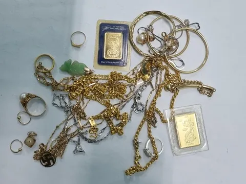 Tạm giữ thiếu niên 12 tuổi trộm tài sản trị giá 200 triệu đồng để chơi game