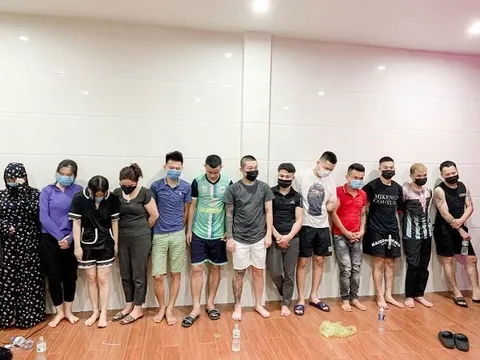 Khởi tố 15 đối tượng đánh bạc và tổ chức đánh bạc tại Hà Tĩnh