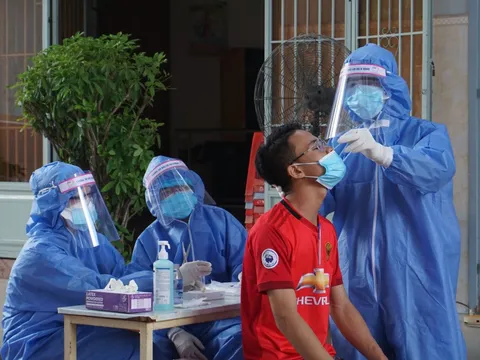 TP Hồ Chí Minh: Thêm 18 trường hợp nghi mắc COVID-19, trong đó có 1 nhân viên y tế