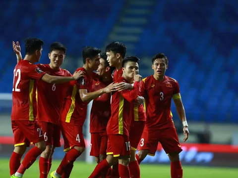 Thắng đậm 4-0 trước Indonesia, đội tuyển Việt Nam vững ngôi đầu bảng G