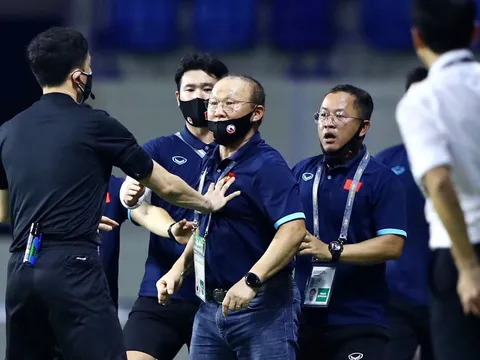 HLV Park Hang-seo bị cấm chỉ đạo trận chung kết Việt Nam - UAE vì nhận đủ 2 thẻ vàng