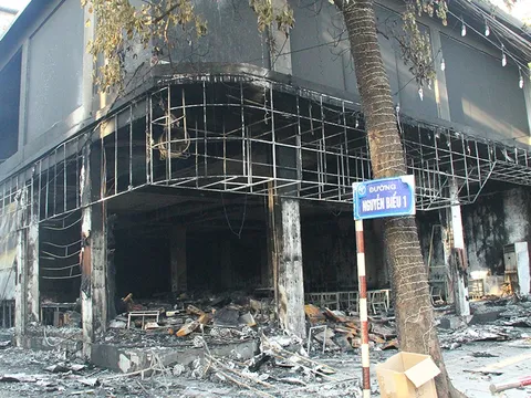 Cháy phòng trà ở TP.Vinh, 6 người tử vong