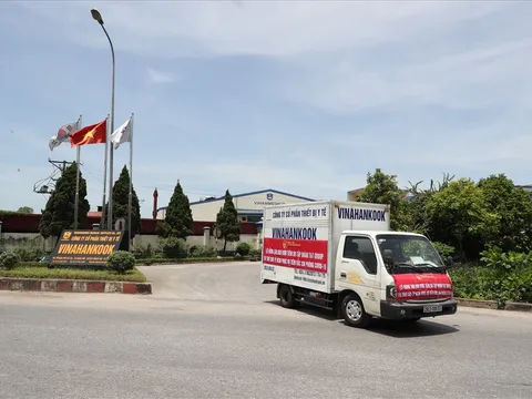 T&T Group 'tiếp sức' 500.000 bộ bơm tiêm vắc-xin COVID-19 cho TPHCM