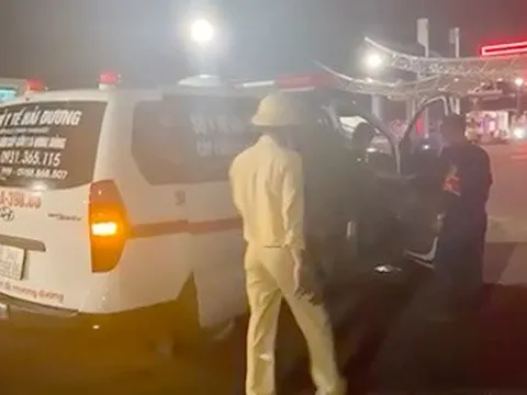 Phát hiện 5 người giả bệnh nhân thuê xe cứu thương vượt chốt kiểm dịch COVID-19