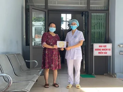 Nữ bệnh nhân mang thai mắc COVID-19 được xuất viện