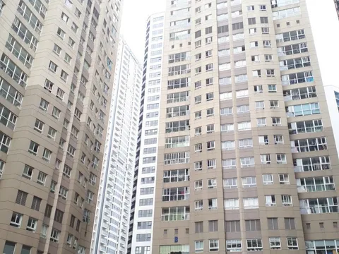 Hà Nội: Cháu bé 5 tuổi rơi từ tầng 11 chung cư xuống tử vong