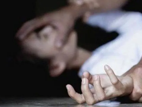 Tạm giữ 'yêu râu xanh' hiếp dâm con gái ruột 10 tuổi