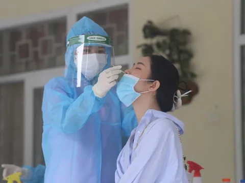 Hà Nội xét nghiệm COVID-19 cho 13 nhóm đối tượng nguy cơ cao