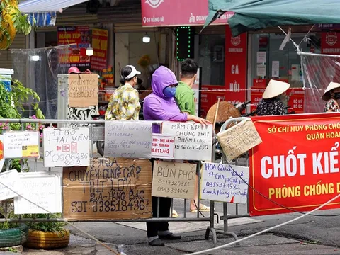 Hà Nội tạm dừng hoạt động kinh doanh 'chợ nhà giàu' Hàng Bè ở phố cổ