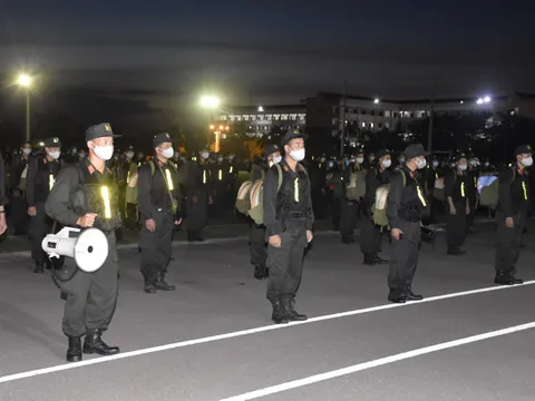 Thần tốc vượt 1000km cấp bách chi viện cho tuyến đầu chống dịch