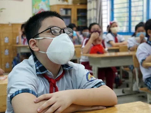 Sở GD&ĐT TP.HCM đề xuất giãn thu, miễn học phí học kỳ 1 cho học sinh