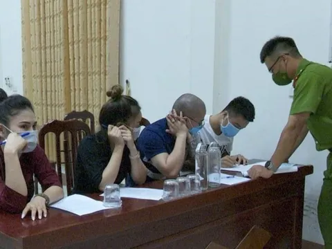 Xử phạt nhóm 20 người tụ tập hầu đồng giữa mùa dịch ở Phú Thọ