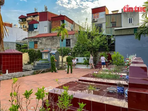 Hà Nội: Bắt quả tang nhóm người tập thể dục ngay tại nghĩa trang