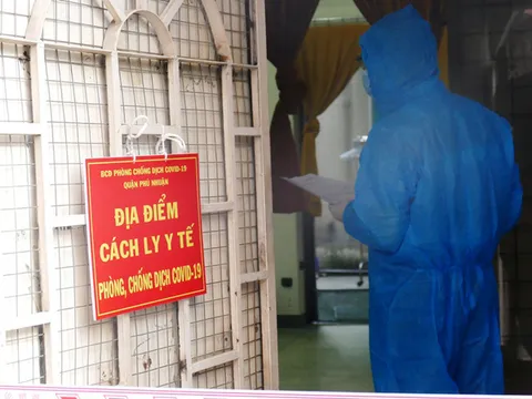 Vì sao F0 chăm sóc tại nhà nên tránh đọc tin về dịch trên mạng xã hội?