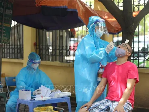 Trưa 12/9, Hà Nội ghi nhận thêm 17 ca mắc COVID-19, có 2 ca cộng đồng