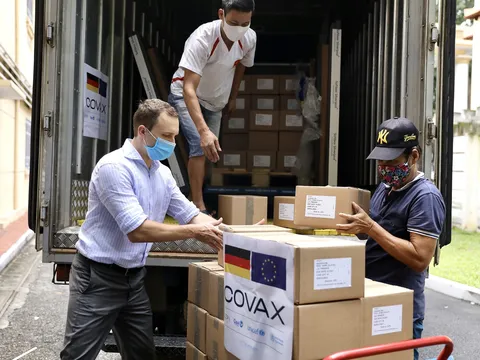 Đức hỗ trợ Việt Nam 852.480 liều vaccine AstraZeneca
