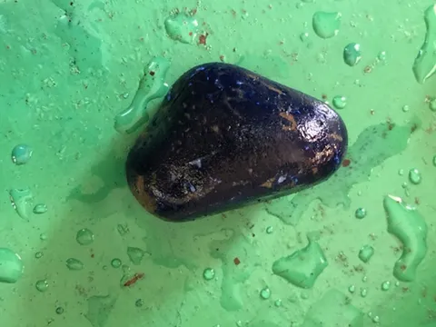 Bắt đối tượng liên quan đến vụ lấy đất sét giả thiên thạch, đồng đen bán hơn 7 tỷ đồng