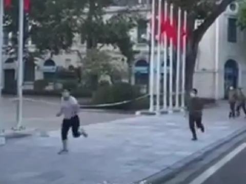 Hà Nội: Xử phạt 4 người phụ nữ tập thể dục và dắt chó đi dạo quanh hồ Hoàn Kiếm