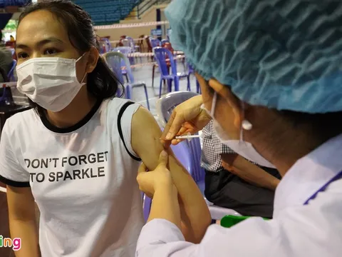 Hải Phòng ưu tiên tiêm 'phủ' vaccine cho người dân ở Đồ Sơn và Cát Hải