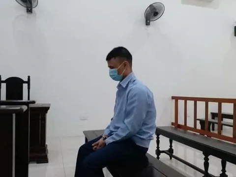 Người cha nhiều lần hiếp dâm con gái ruột ở Hà Nội lĩnh án 16 năm tù