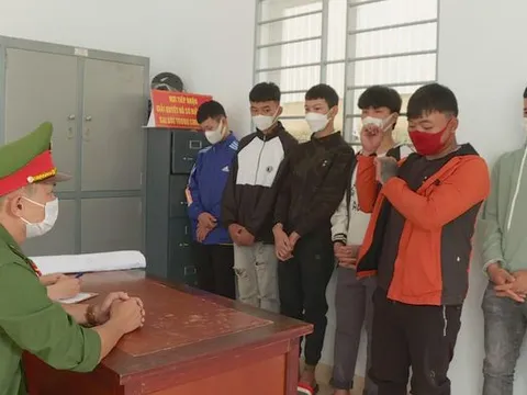 Nhóm thanh niên hỗn chiến chém nhầm người đi đường