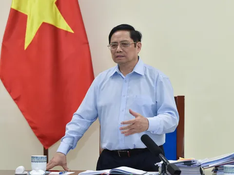 Khẩn trương nghiên cứu, điều chỉnh quy định để Bộ Y tế chủ trì đánh giá cấp độ dịch của từng tỉnh, thành phố