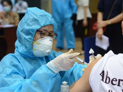 Sáng 11/11: Đang điều trị 3.620 ca COVID-19 nặng; F0 trong cộng đồng tại hàng loạt địa phương tăng