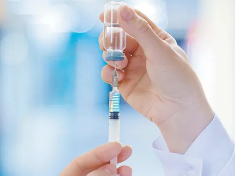 Bộ Y tế hoả tốc điều chuyên gia hỗ trợ Thanh Hoá cấp cứu, điều trị trường hợp sự cố tiêm chủng vaccine