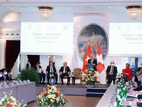 Chủ tịch nước Nguyễn Xuân Phúc và Tổng thống Guy Parmelin đồng chủ trì Diễn đàn doanh nghiệp Việt Nam - Thụy Sỹ