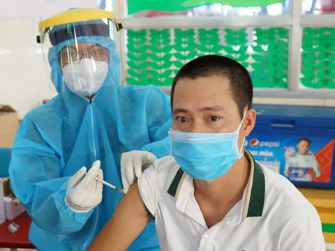 Triển khai tiêm mũi nhắc lại vaccine ngừa COVID-19 từ tháng 12, có thể tiêm trộn vaccine