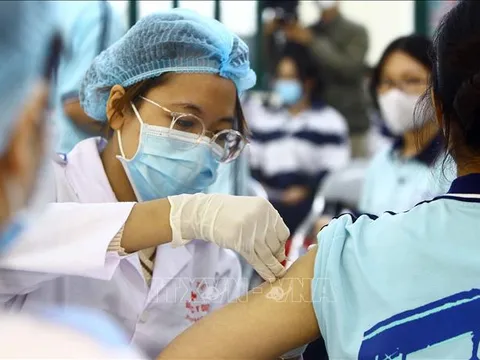 Vaccine là biện pháp hiệu quả nhất, kể cả với biến thể mới Omicron