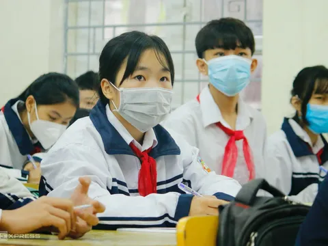 Hà Nội thay đổi kế hoạch chỉ cho học sinh lớp 12 đi học trực tiếp