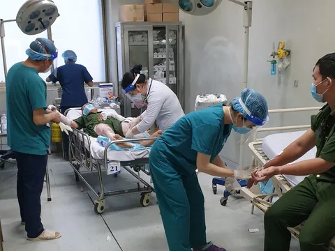 Cưỡng chế nhà, 3 cán bộ công an bị ném bom xăng phải nhập viện cấp cứu