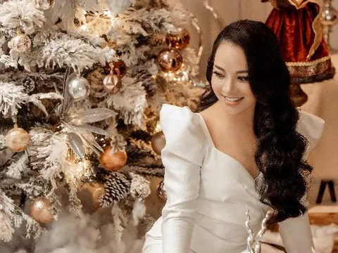 CEO Bích Nguyệt khoe nhan sắc ngọt ngào trong bộ ảnh đón Giáng sinh