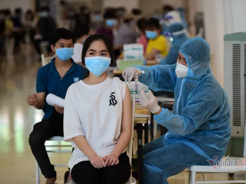 Cho phép tiêm trộn vắc-xin phòng COVID-19 của Moderna cho người đã tiêm mũi 1 Pfizer hoặc AstraZeneca