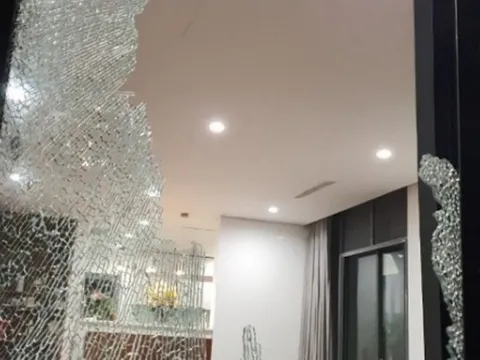 Đà Nẵng: Đập bình chữa cháy gây nổ, 4 người bị thương