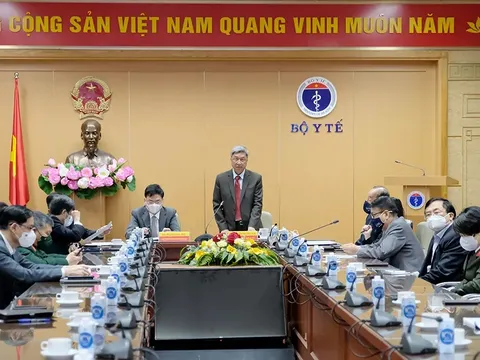 Bộ Y tế kêu gọi người dân đi tiêm vaccine phòng COVID-19; Quý I/ 2022 hoàn thành tiêm mũi 3