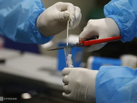 TP.HCM giám sát chặt chẽ F0 để ngăn chặn biến thể Omicron