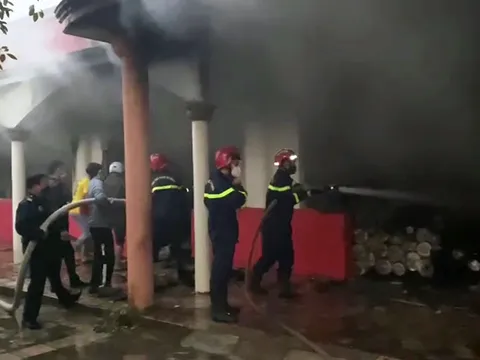 Thanh Hóa: Cháy lớn khu vực nhà thương mại dịch vụ của Công ty Sô Tô