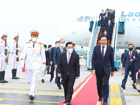 Thủ tướng Lào Phankham Viphavanh bắt đầu thăm chính thức Việt Nam