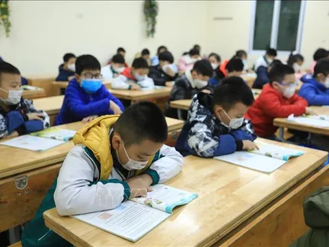 Hà Nội: Chu đáo đón học sinh lớp 1 đến lớp 6 trong ngày đầu trở lại trường