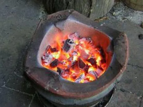 Thanh Hoá: Chồng tử vong, vợ nguy kịch vì đốt than sưởi ấm