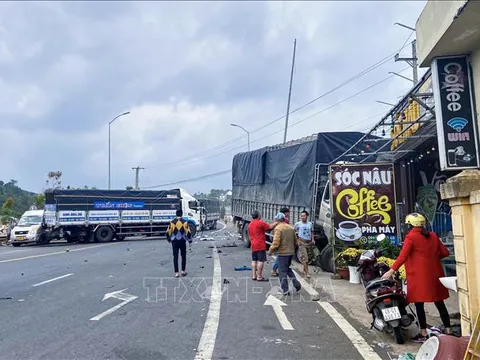 Tai nạn liên hoàn giữa 4 ô tô, giao thông quốc lộ 20 ách tắc