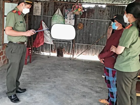 Bình Định: Khởi tố nhóm người trong đường dây làm giả 17 sổ đỏ