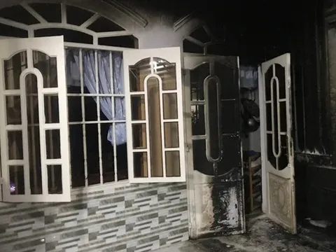 Bị ngăn cấm tình cảm, nam thanh niên mang xăng đốt nhà người yêu