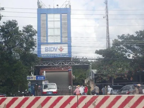 Bắt nghi phạm mang súng đi cướp ngân hàng ở Bình Dương