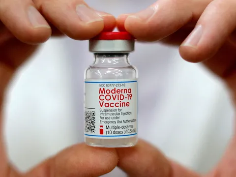 Tiêm vaccine Pfizer và Moderna cho trẻ 5-11 tuổi từ tháng 4