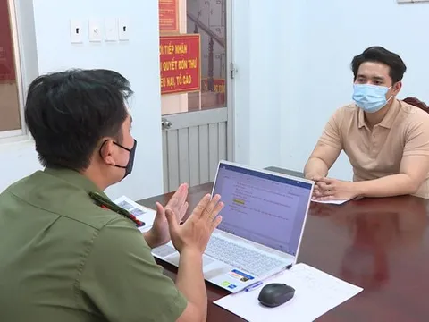 Phạt 7,5 triệu đồng nam thanh niên trong clip rải tiền 'cho đất ăn'